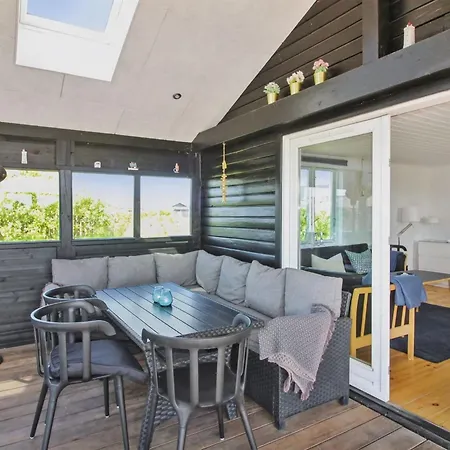Nehat - 300m From The Sea By Interhome Nyaraló