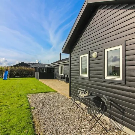 Nehat - 300m From The Sea By Interhome